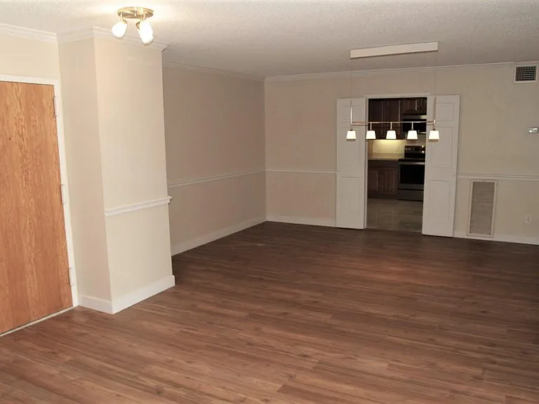1800 Old Meadow Rd #806 — Photo 6