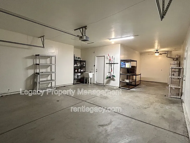 523 Cascade Dr — Photo 26