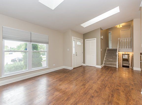 5th image of 18627 Oakwood Ave