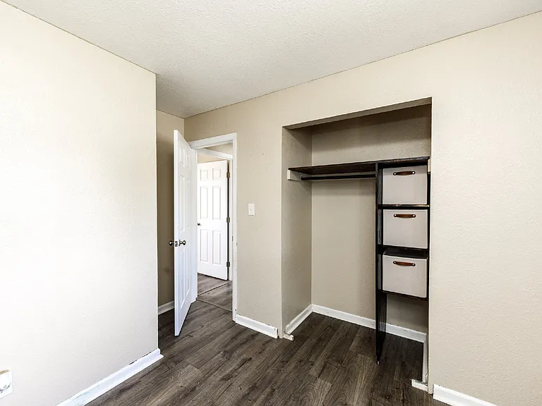 1703 Harrow Rd — Photo 36