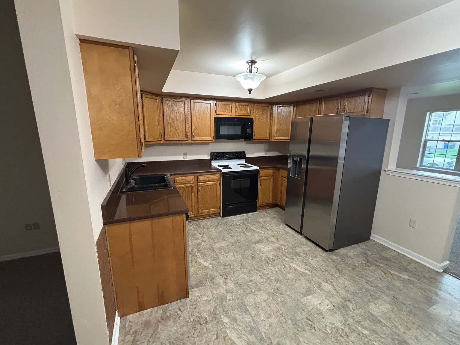 3 bed, 1824 sqft, $1,550 — Photo 3