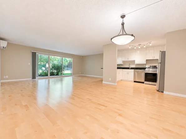 2393 SW Park Pl Unit 106, Portland, OR 97205