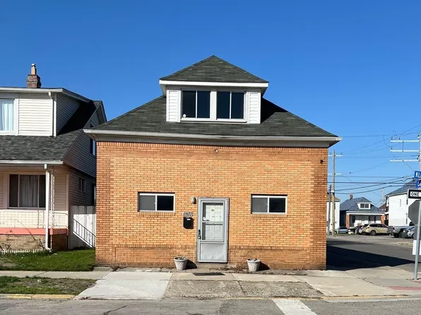 11473 Klinger St, Hamtramck, MI 48212