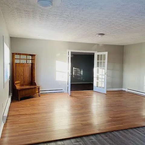 3 bed, 1440 sqft, $1,600 — Photo 2