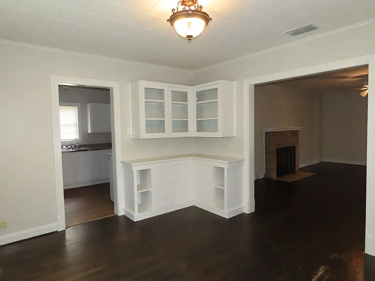 1306 S Glenwood Blvd — Photo 6
