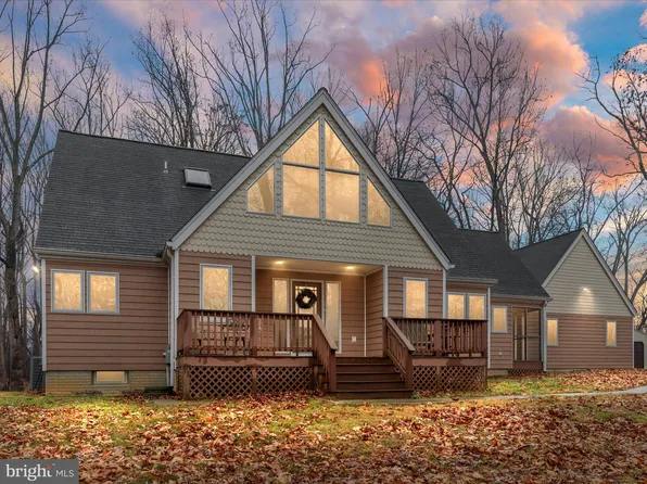 142 Long Marsh Ln, Charles Town, WV 25414