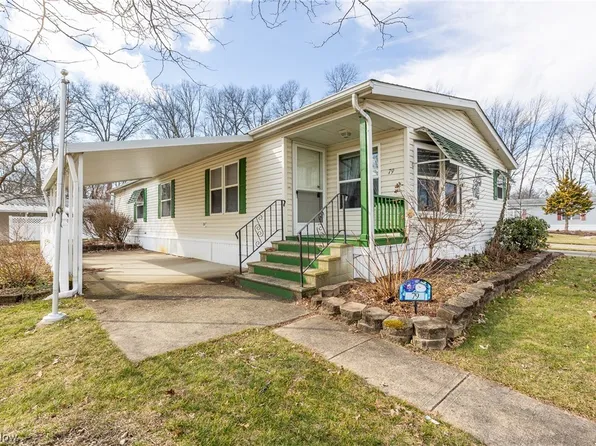 79 Periwinkle Dr, Olmsted Falls, OH 44138