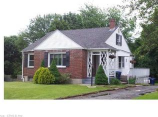 14 Senkow Dr, Quaker Hill, CT 06375