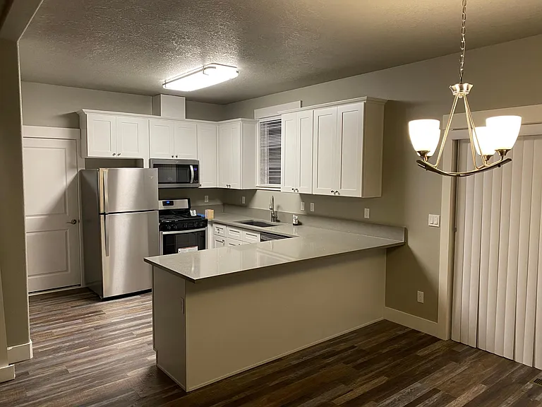 3935 Auburn Rd NE — Photo 2