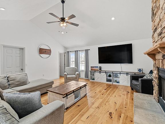 3rd image of 4540 Ireton Rd