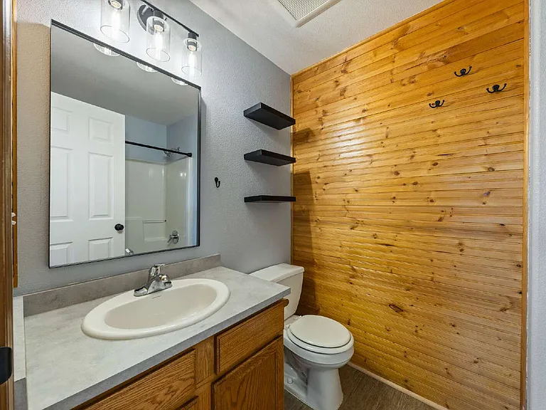 627 W Main St — Photo 14