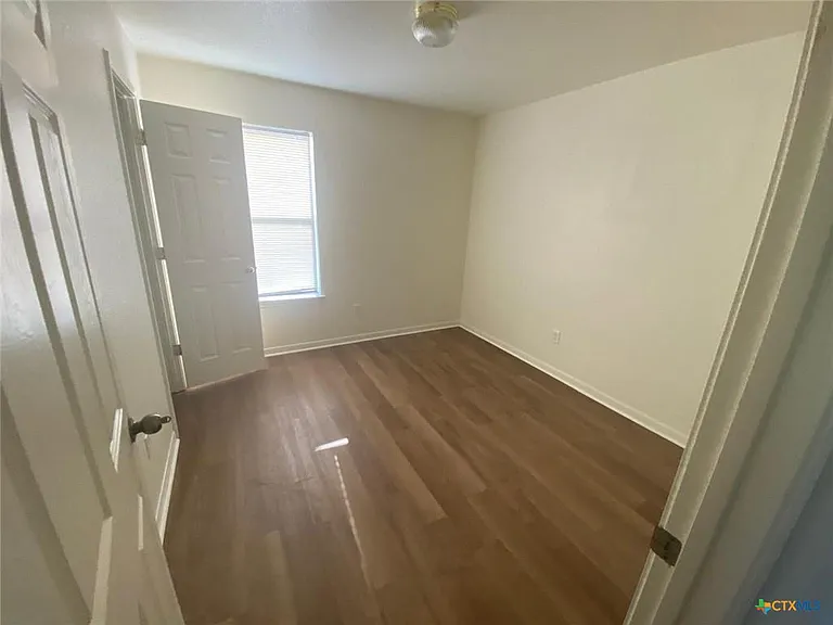 206 Castellon Ct #B — Photo 4