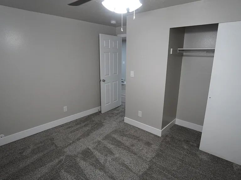 Apartments at 175 Main Street in Farmington — Photo 44
