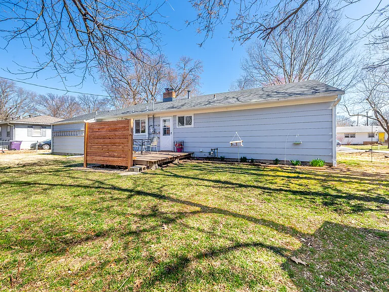 1515 Jarvis Dr — Photo 18