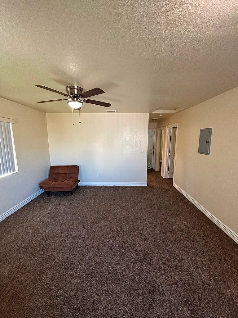 4 bed, 1250 sqft, $3,700 — Photo 4