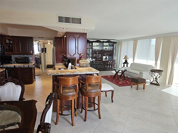 4th image of 2049 S Ocean Dr #Penthouse 1