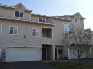 689 Kingfisher Ln APT D, Woodbury, MN 55125