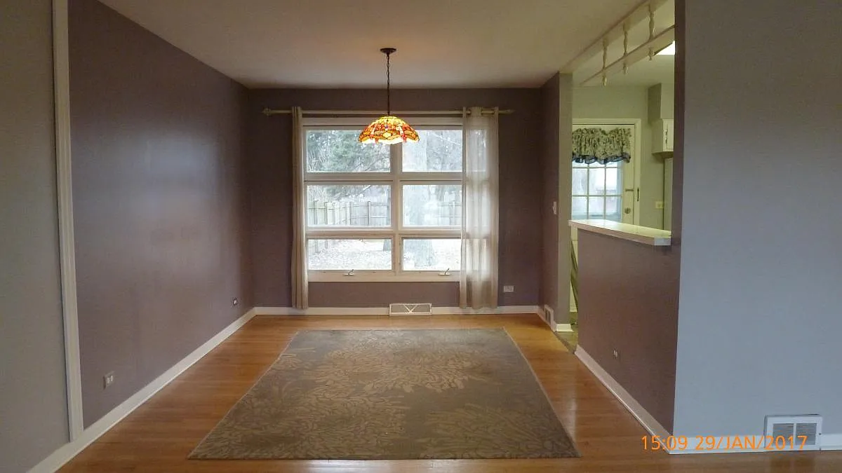 3 bed, 1.5 bath, 1550 sqft, $2,800 — Photo 2