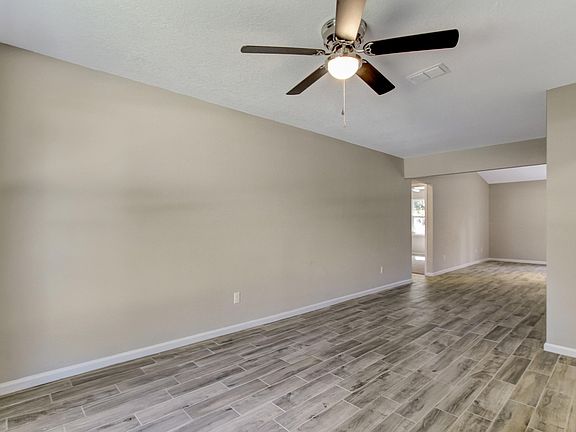 4th image of 11872 Narrow Oak Ln S