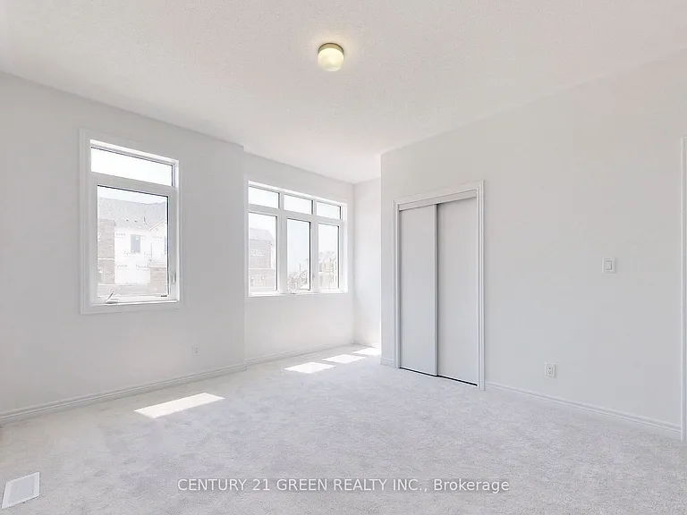 1000 Andrew Murdoch St — Photo 32