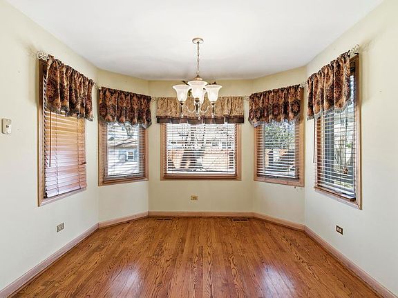 5th image of 313 N Dee Rd