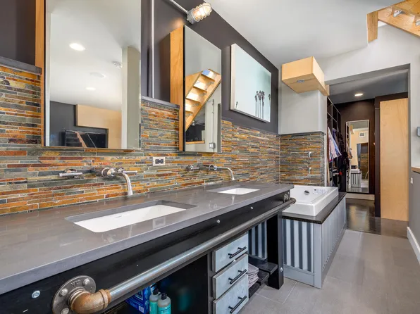 1738 N Hoyne Ave, Chicago, IL 60647