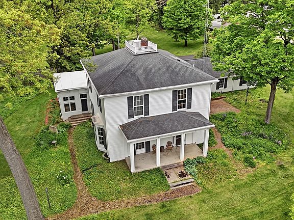 2nd image of 326 College St
