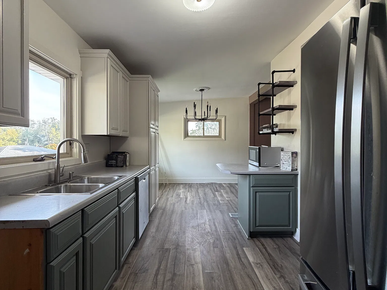 3 bed, 1900 sqft, $1,950 — Photo 2