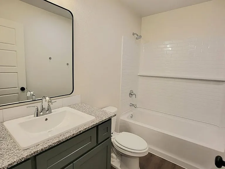 5546 Auburn St — Photo 8