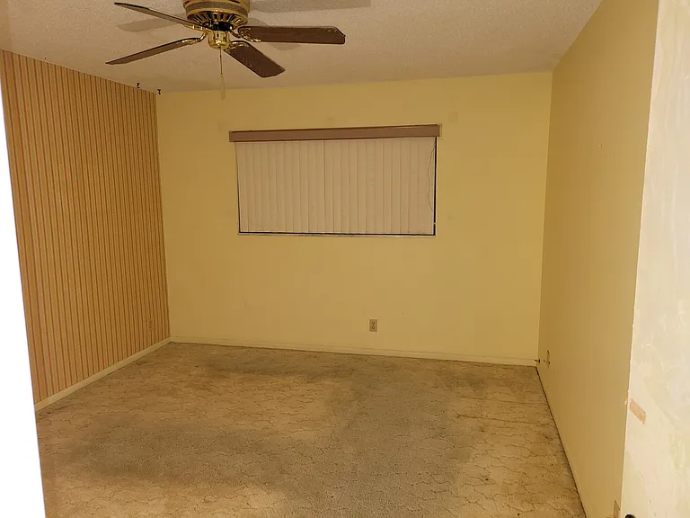 Lori Dr — Photo 6