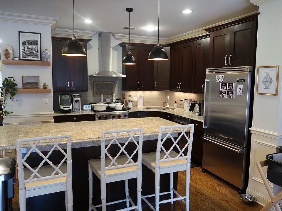 1st image of 1418 W Belmont Ave APT 3