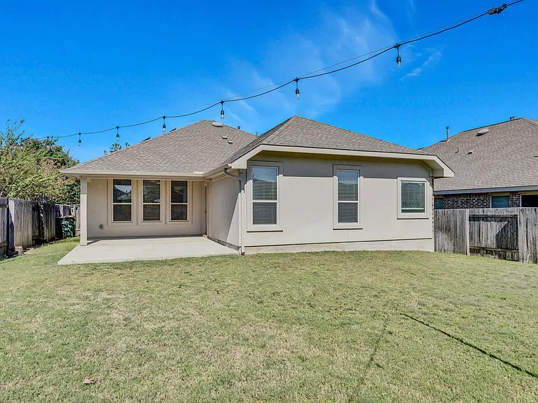 120 Lily Turf Cv — Photo 24