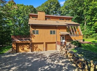 5 Allen Dr, Kinnelon, NJ 07405