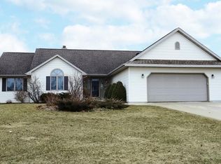 913 Beech Dr, Plymouth, WI 53073