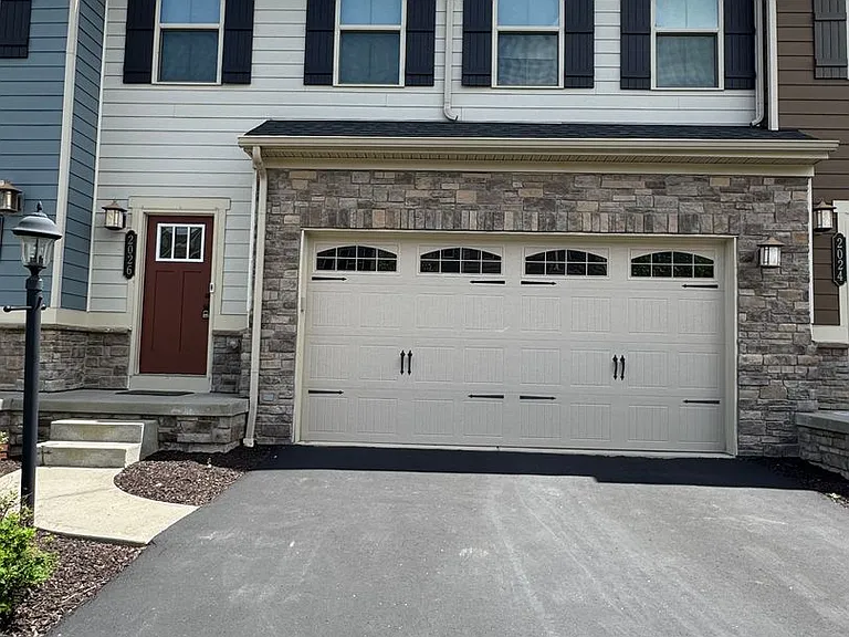 2026 Connecticut Ln — Photo 1