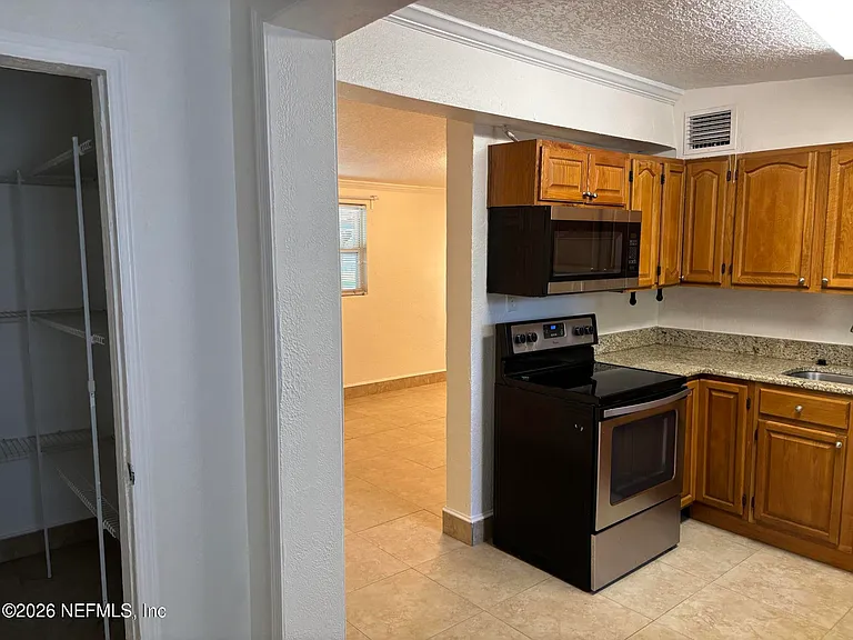 1824 Brookview Dr S — Photo 7