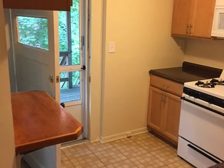 1914 Sulgrave Ave — Photo 15