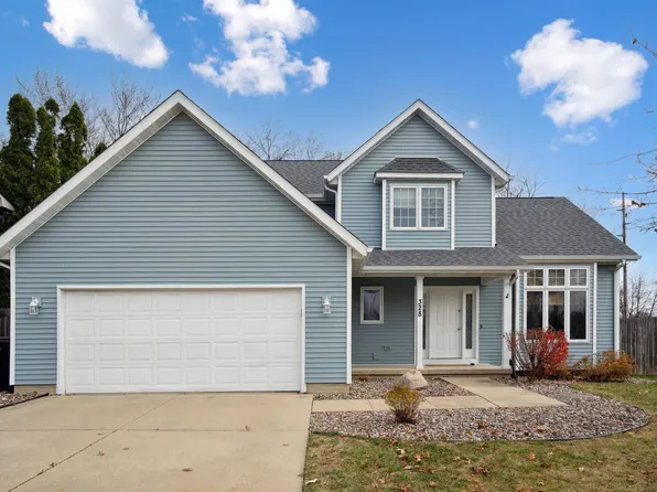 328 Parkgate Rd, Cedar Falls, IA 50613