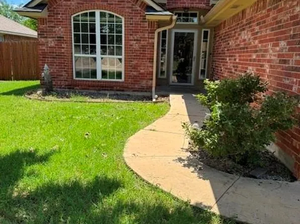 816 SW 32nd St, Moore, OK 73160