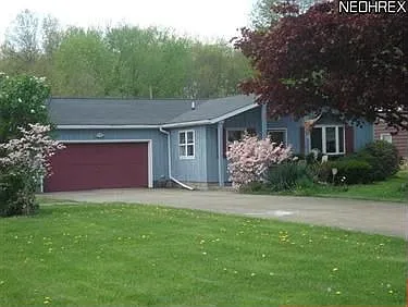 621 Rosegarden Dr NE photo 1