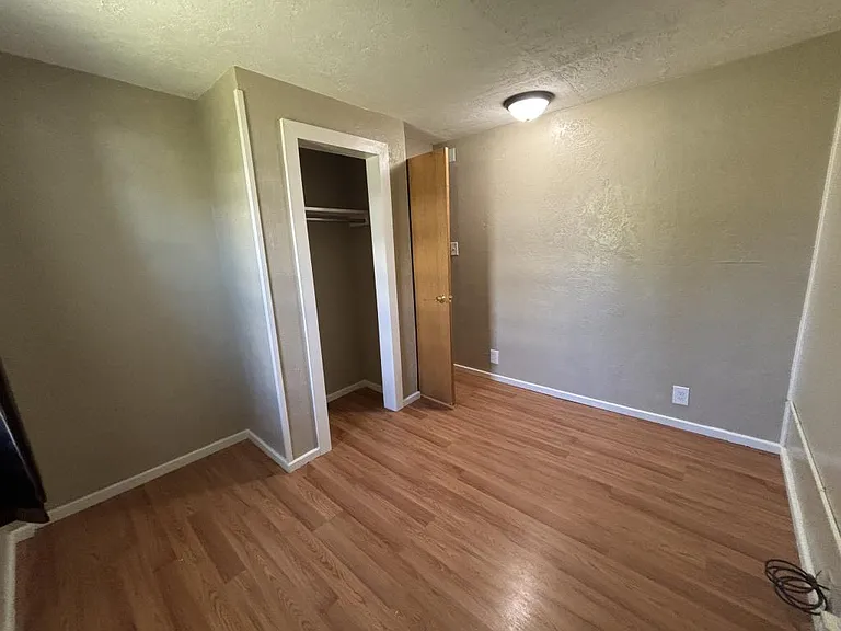 235 Curtis St — Photo 10
