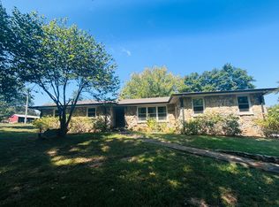 2758 Seven Mile Ferry Rd, Clarksville, TN 37040