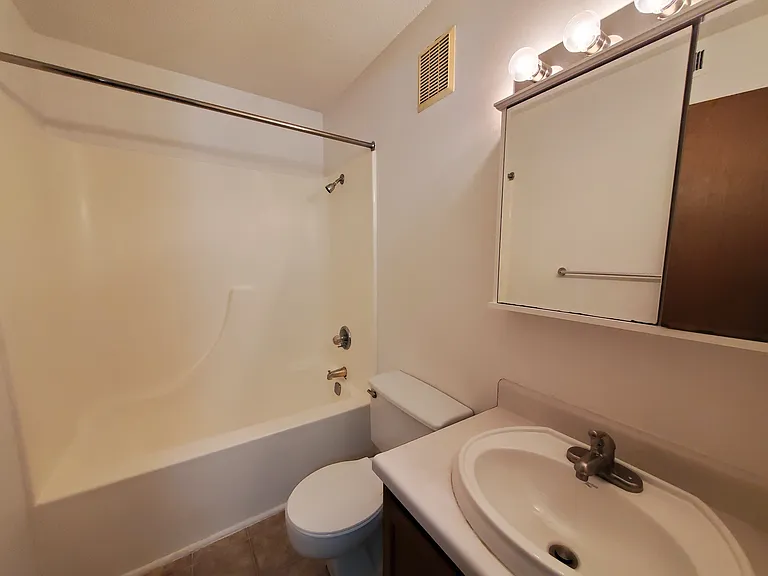 317 N College St #B — Photo 9