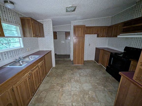5th image of 112 Clear Field Dr