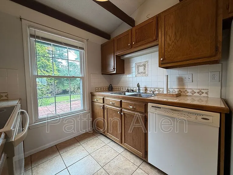 105 Scottlynn Ct — Photo 6