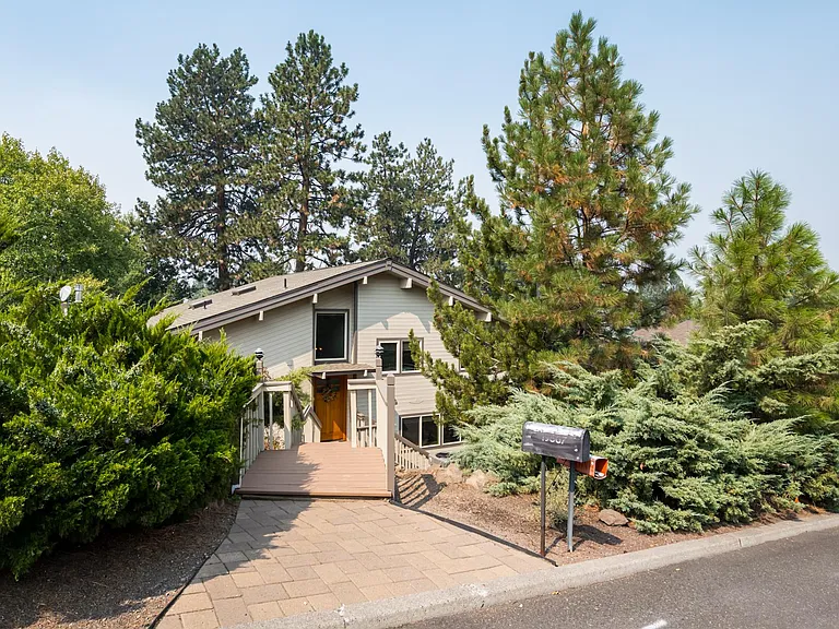 19607 Pine Holw — Photo 2