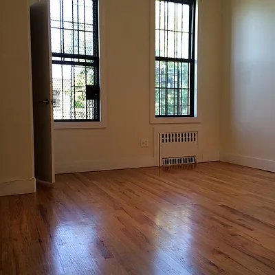 Rented by Nooklyn NYC LLC | media 12