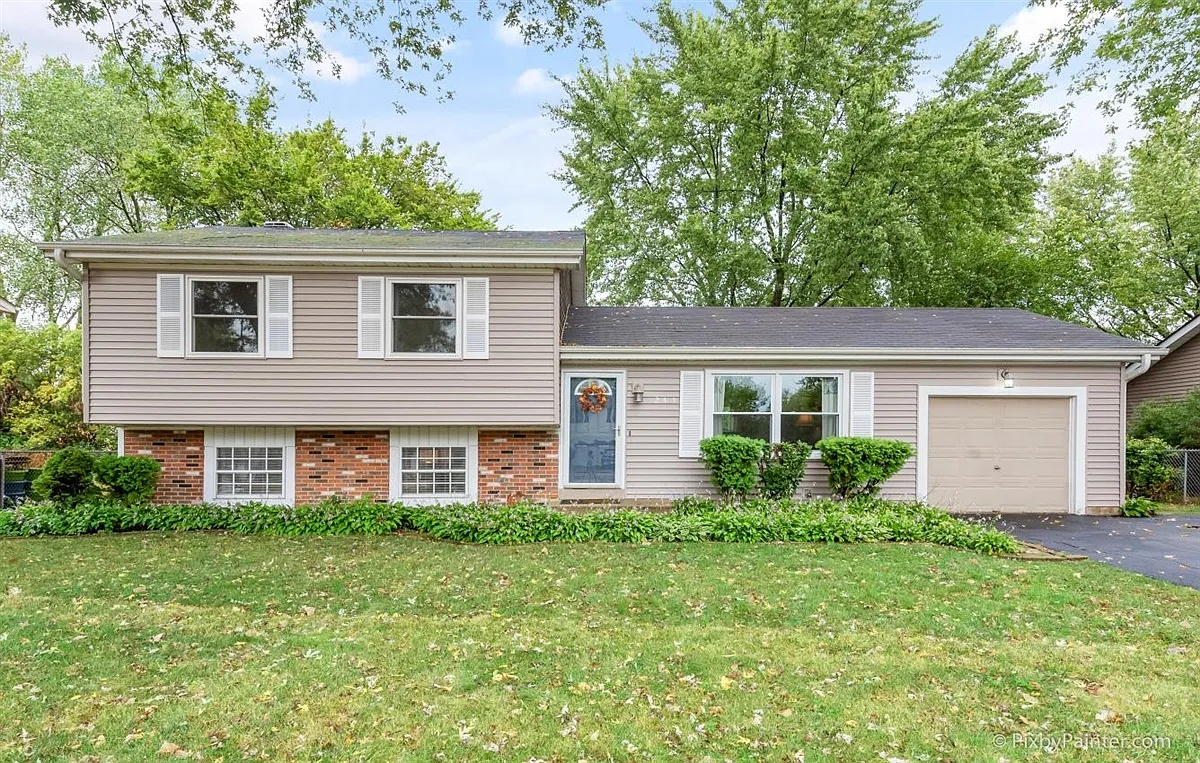 243 W Country Dr photo 1