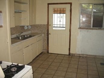 5th image of 127 S Eliot St