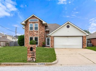 5703 Homestead Rd, Arlington, TX 76017